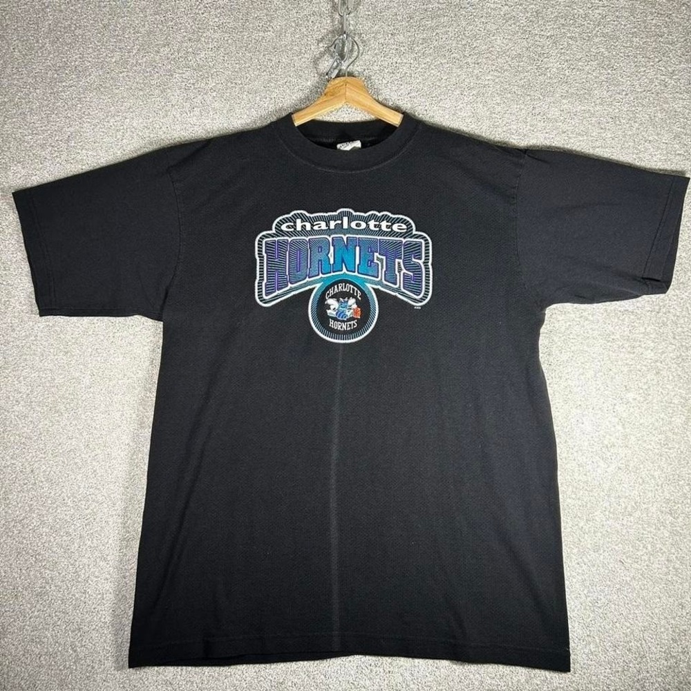 Vintage 90s Charlotte hornets mesh style graphic black tee shirt tshirt